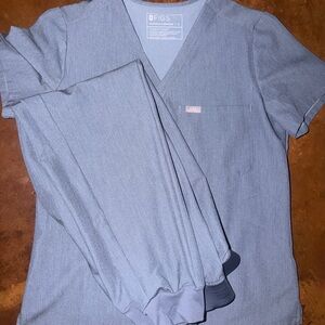 Figs Light Gray Scrub Set
